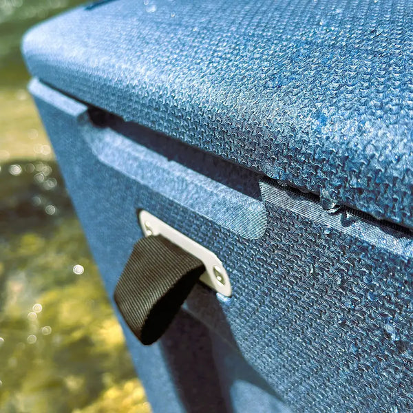Produktbild Box blau Aufnahme Tragegurt