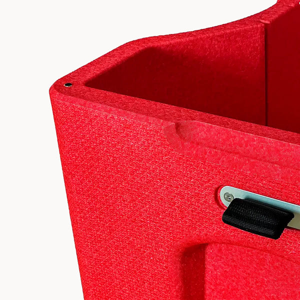Box in Größe L rot Detail Aufnahme Tragegurt und Magnet