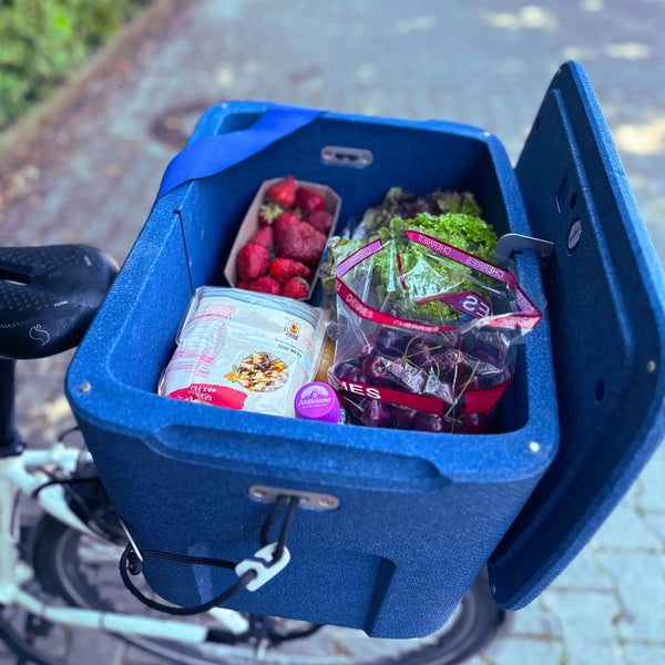 AEROSTUFFY M BIKE blau offen mit Lebensmitteln