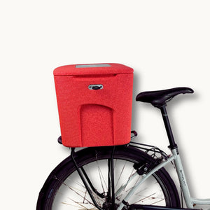 AEROSTUFFY M BIKE rot montiert auf Gepäckträger